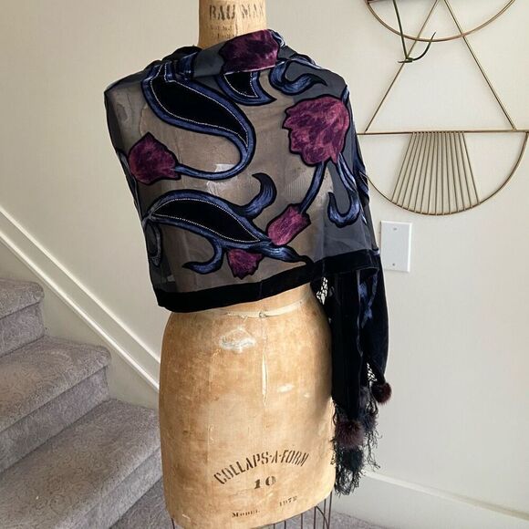 Mitchie’s Velvet Devore Floral Shawl with Rabbit Fur, 1920s-Inspired - Picture 1 of 7